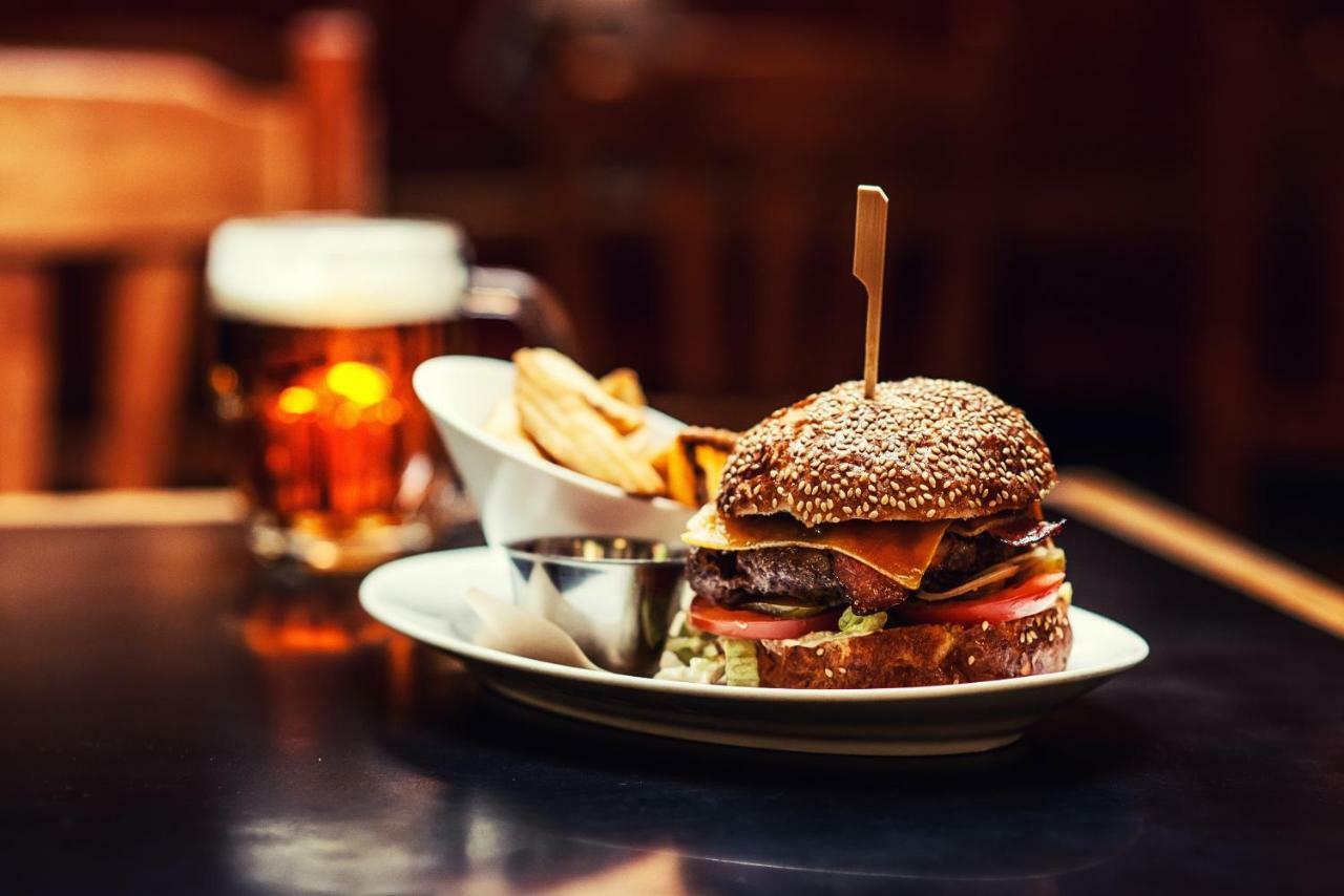 Kings Arms Hotel 멜로스 외부 사진