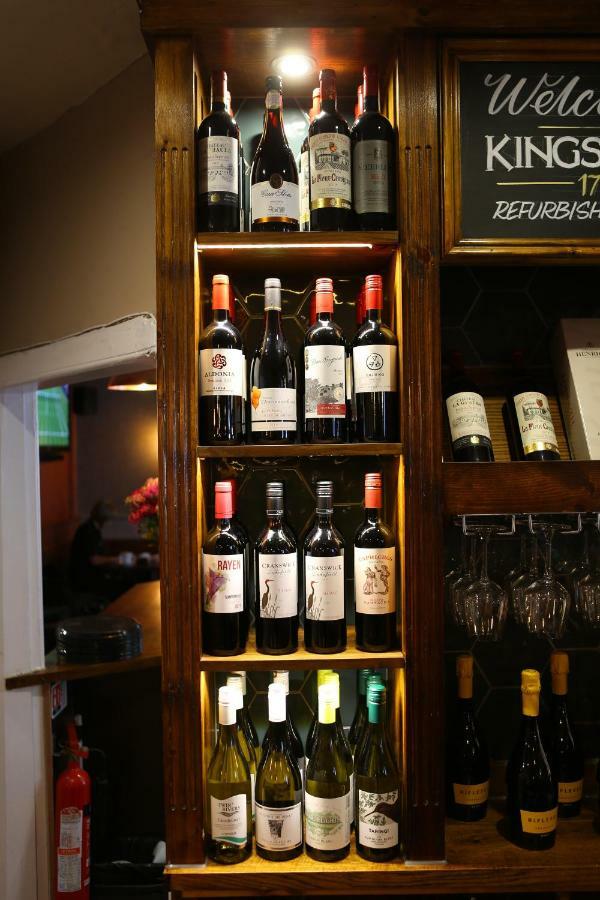 Kings Arms Hotel 멜로스 외부 사진